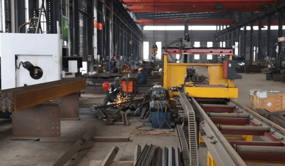 嘉鱼钢构新纪元 年产能1万吨，产值1.3亿元的机电工程设备生产基地